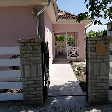 Prica Pod Kestenom Apartment *
