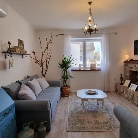 Prica Pod Kestenom Palics