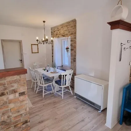 Prica Pod Kestenom Apartment Palic